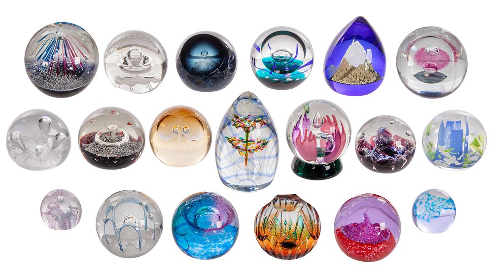 Lot 308: Caithness Paperweight Assortment