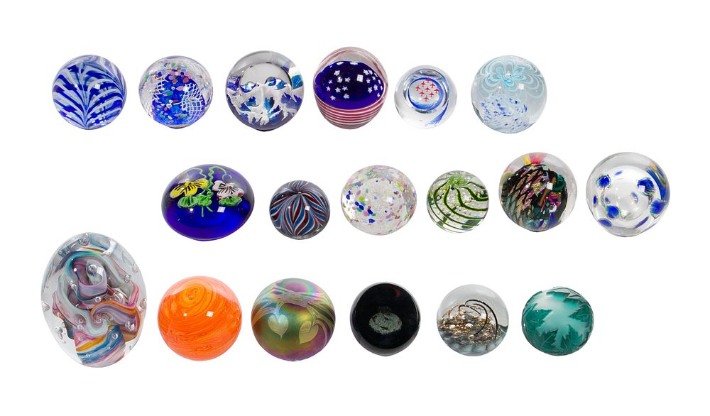 Lot 315: Paperweight Assortment