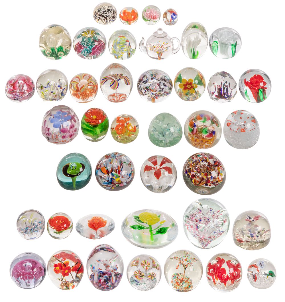 Lot 317: Paperweight Assortment