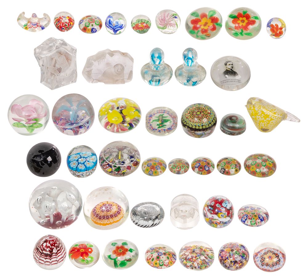 Lot 319: Paperweight Assortment