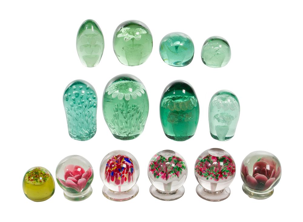 Lot 324: Paperweight Assortment