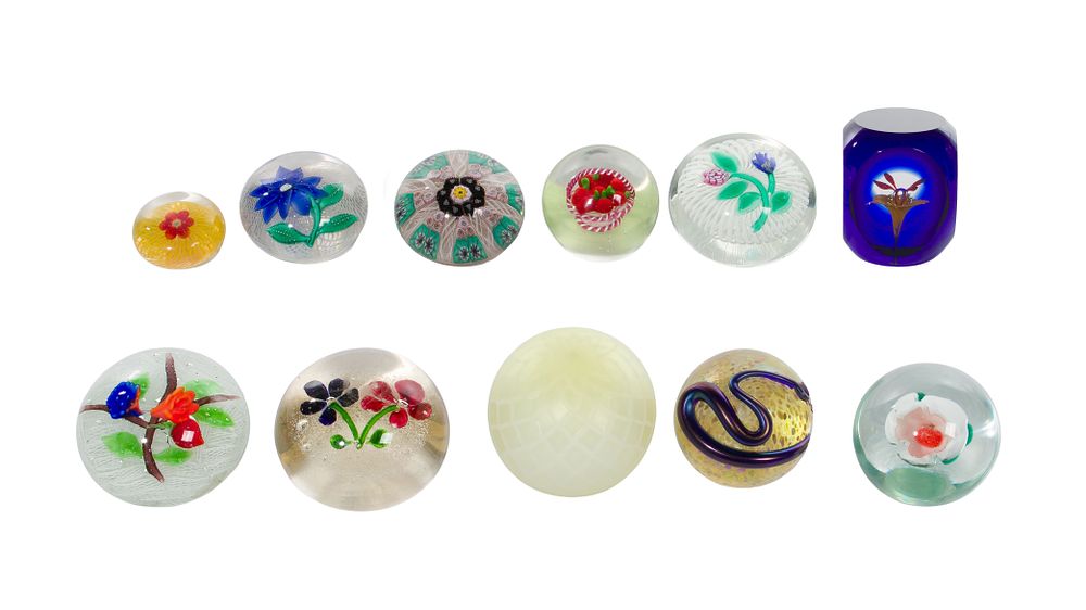 Lot 326: Paperweight Assortment