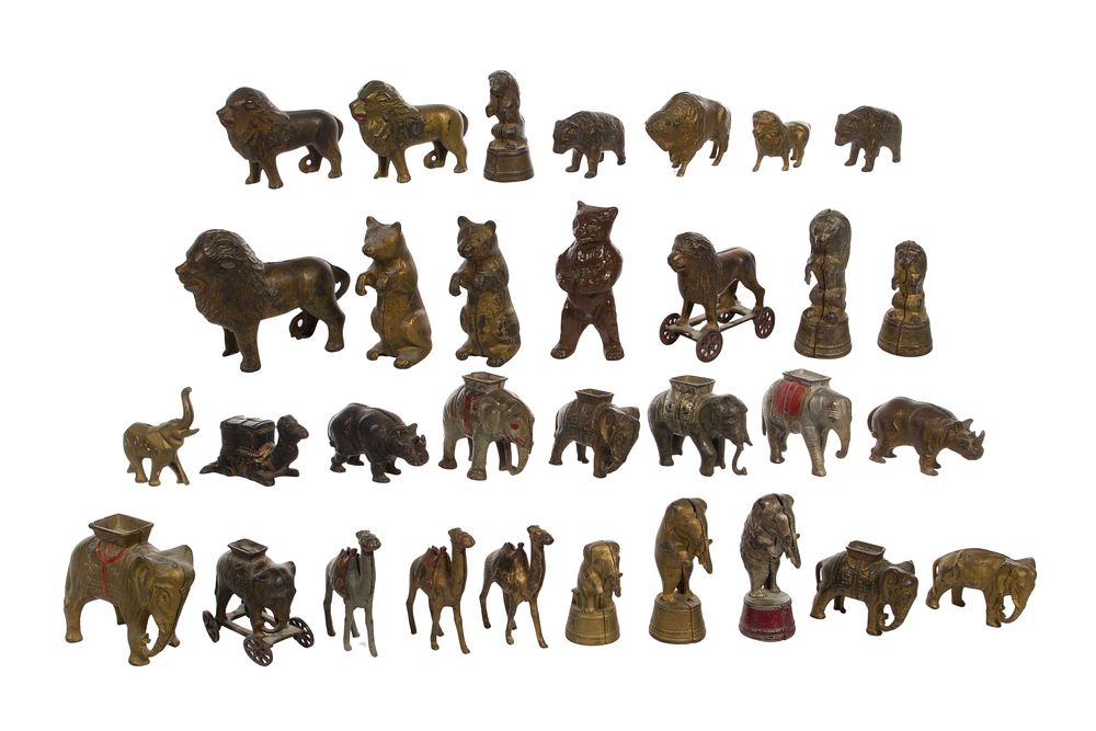Lot 442: Cast Iron Animal Still Bank Assortment