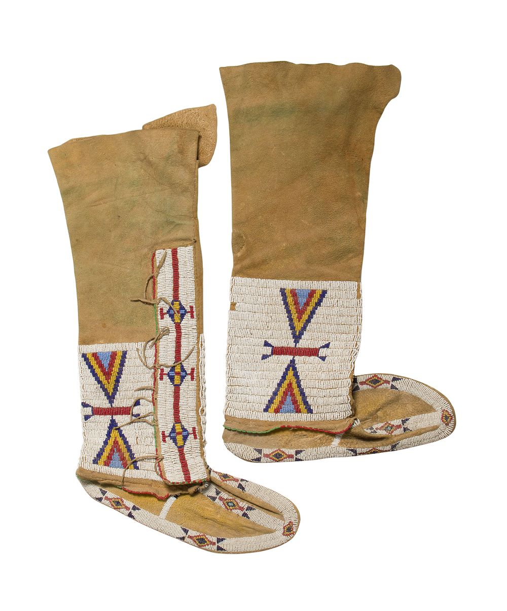 Lot 468: Native American Sioux Moccasins and Leggings