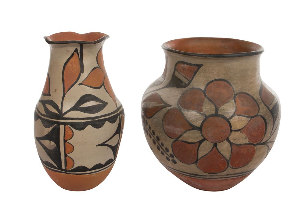 Lot 479: Santo Domingo Pueblo Pottery
