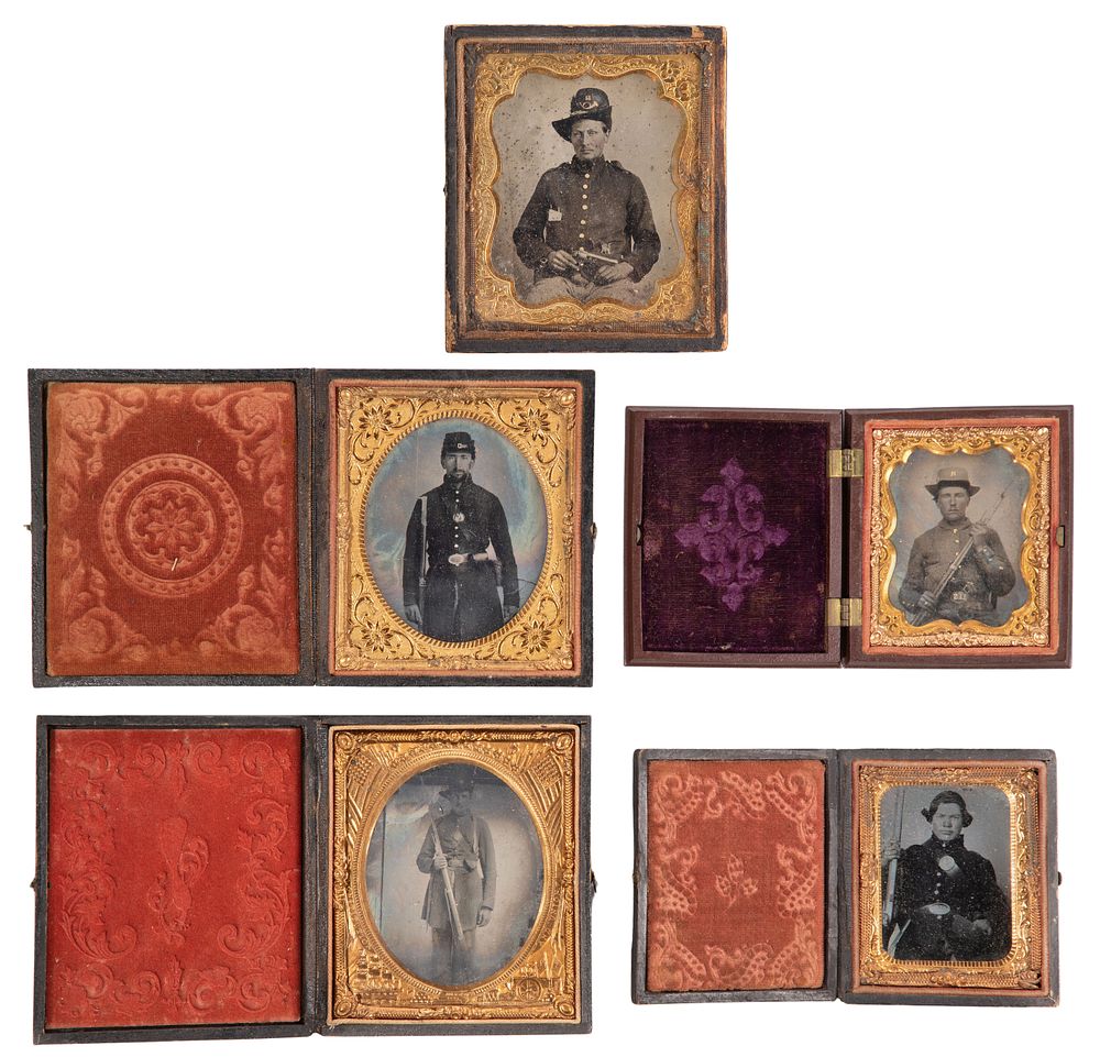 Lot 496: Civil War Armed Soldier Cased Tintype Photograph Assortment