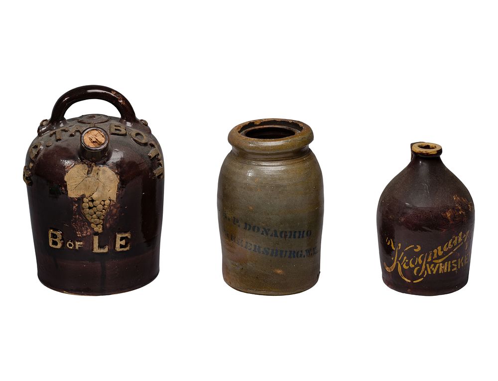 Lot 513: Stoneware Jugs and Crock