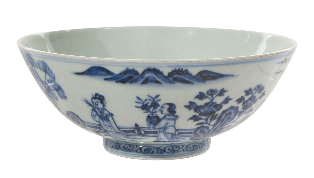 Lot 305: Chinese Porcelain Bowl