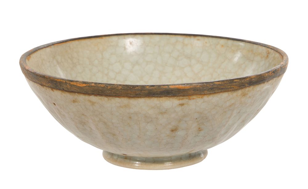 Lot 322: Chinese Celadon Porcelain Bowl