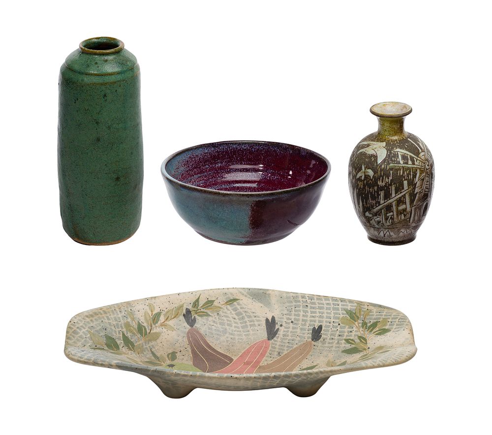 Lot 343: Studio Pottery Assortment