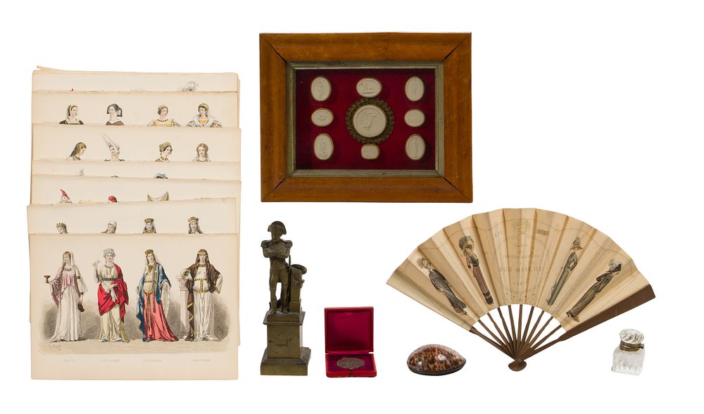 Lot 367: Decorative Object Assortment
