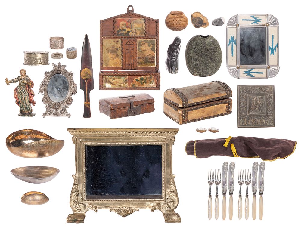 Lot 369: Decorative Object Assortment