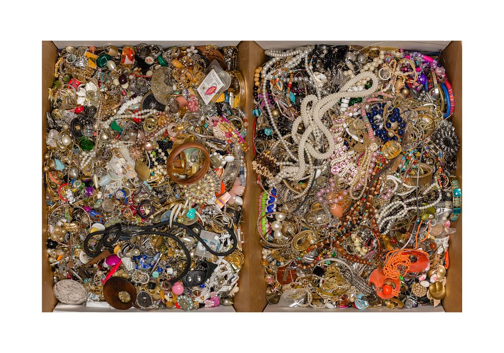 Lot 287: Costume Jewelry Assortment