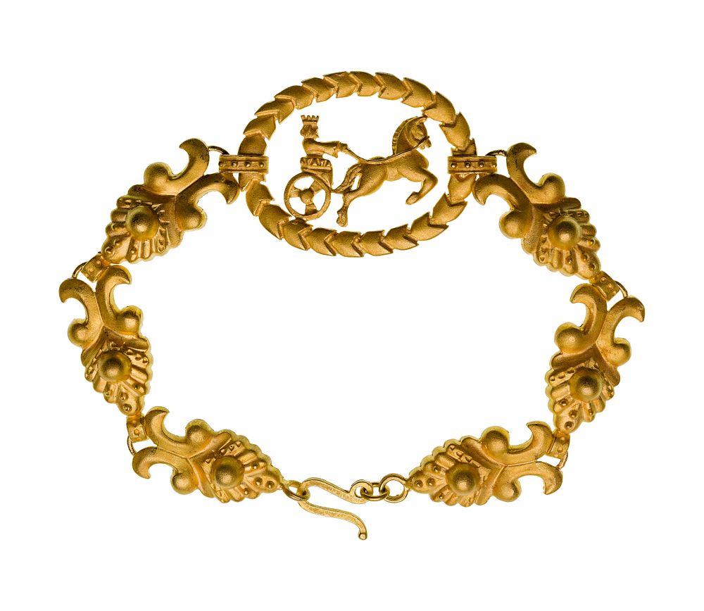 Lot 304: 18k Yellow Gold Bracelet