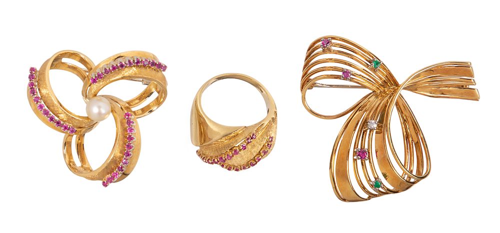 Lot 307: 18k Yellow Gold and Gemstone Jewelry Assortment