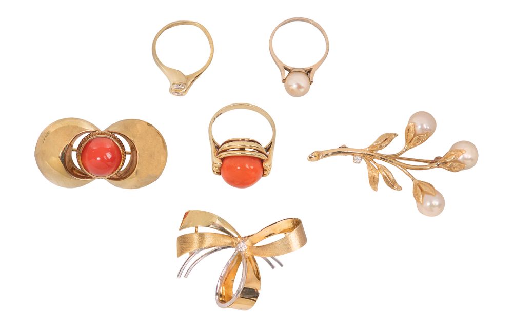 Lot 308: 14k Gold Brooch and Ring Assortment
