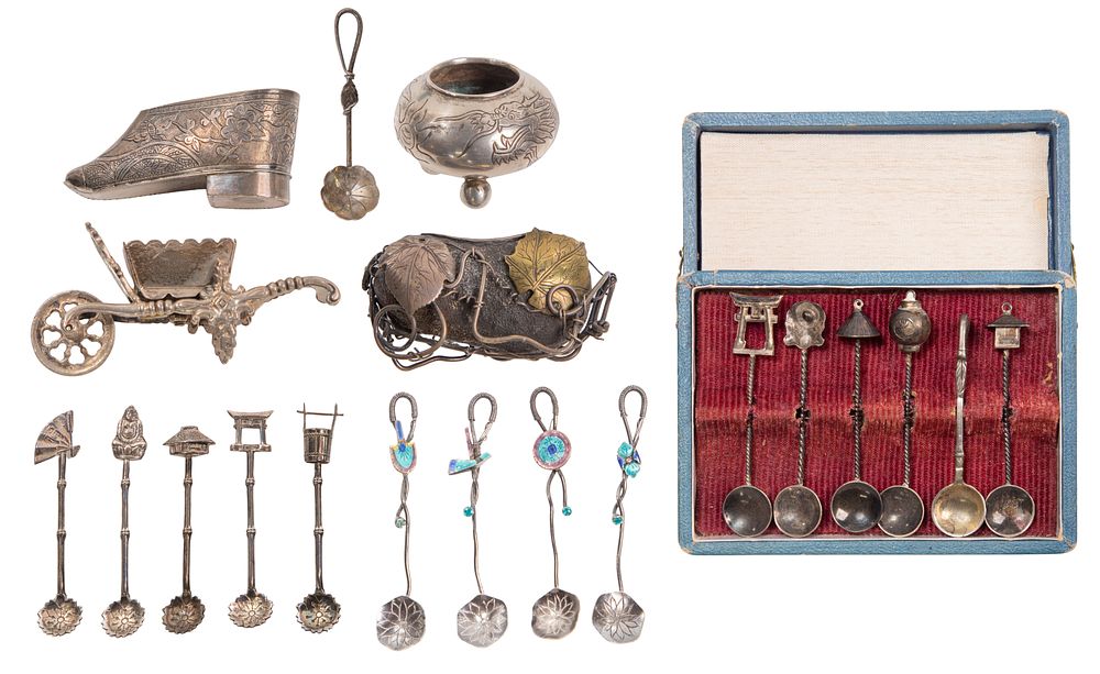 Lot 256: Chinese Export Salt Cellar Assortment