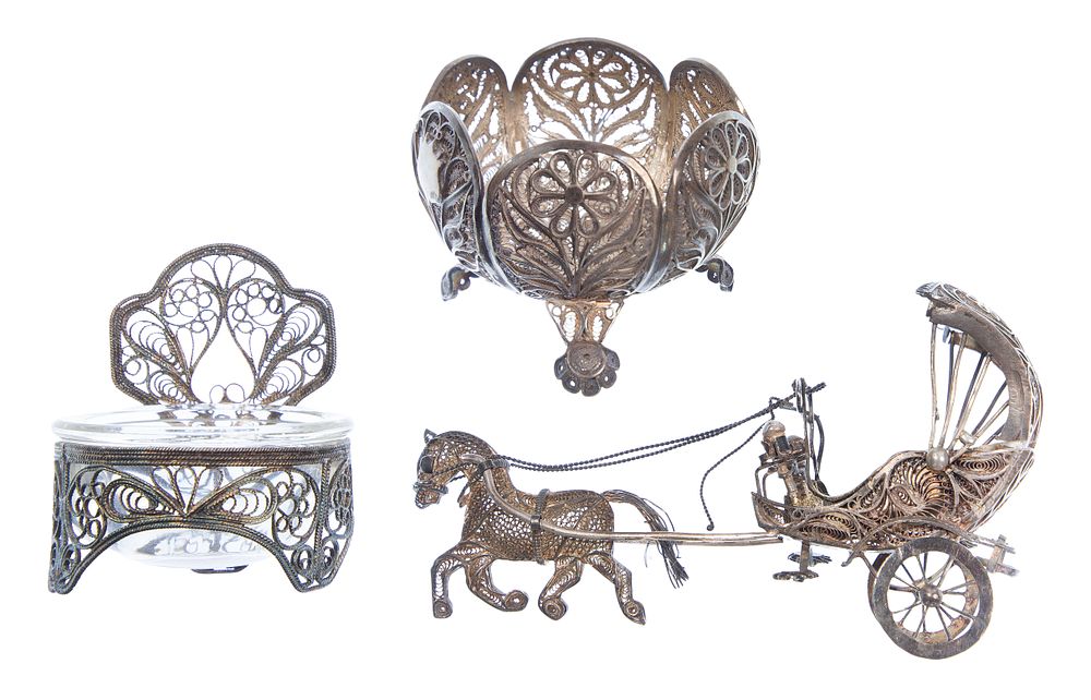 Lot 286: Sterling Silver Filigree Salt Cellar Assortment