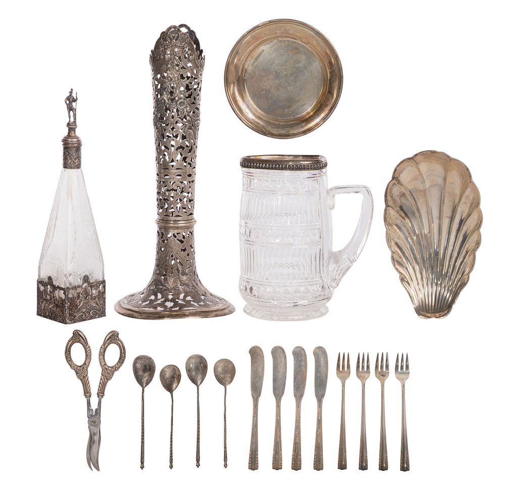 Lot 356: German Silver (935), Sterling Silver and European Silver (800) Object Assortment