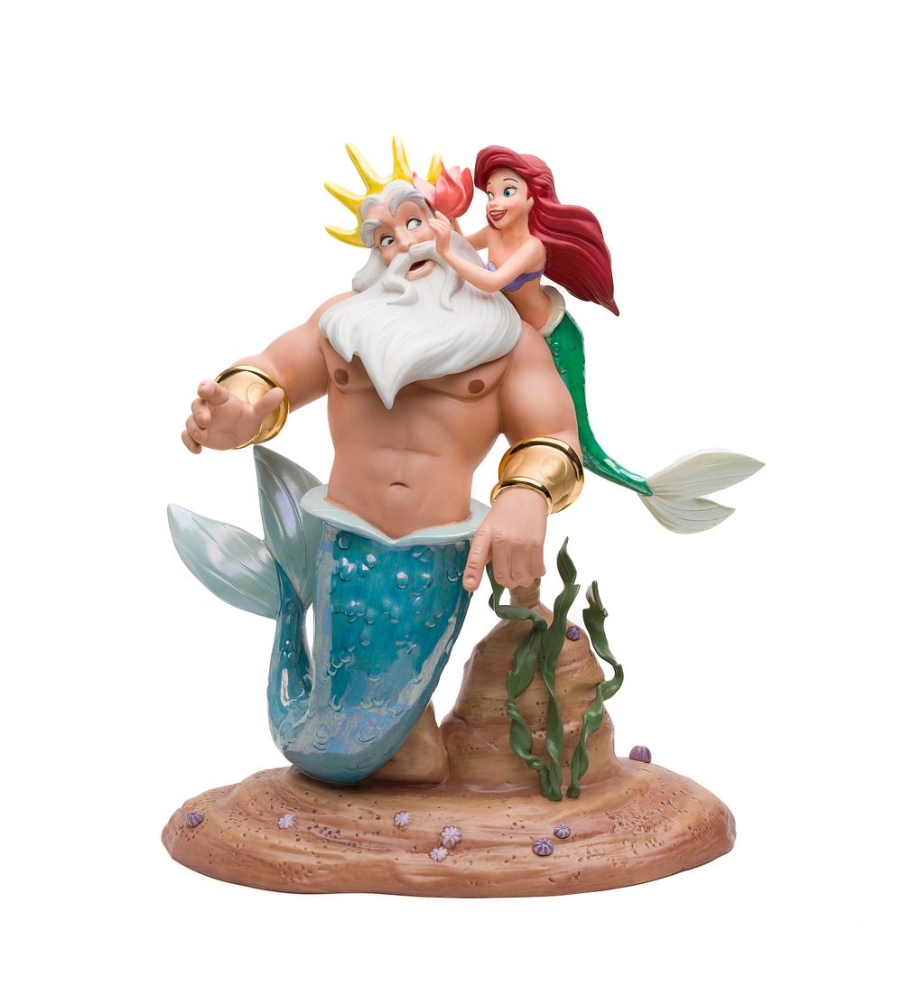Lot 194: Disney Classics Collection 'Good Morning, Daddy' Figurine