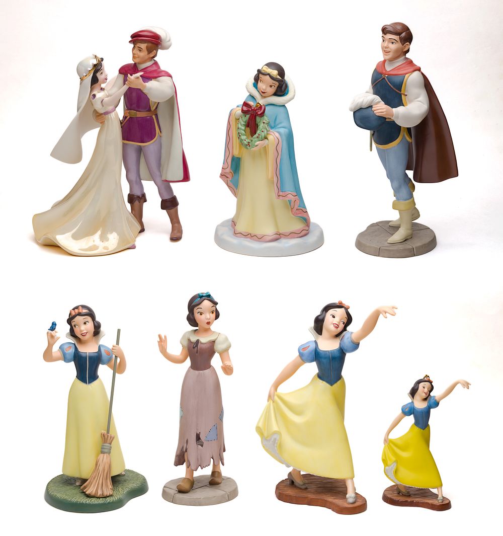 Lot 203: Disney Classics Collection 'Snow White' Figurine Assortment