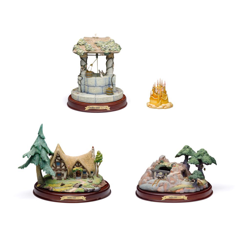 Lot 419: Disney Classics 'Snow White' Enchanted Places Model Assortment