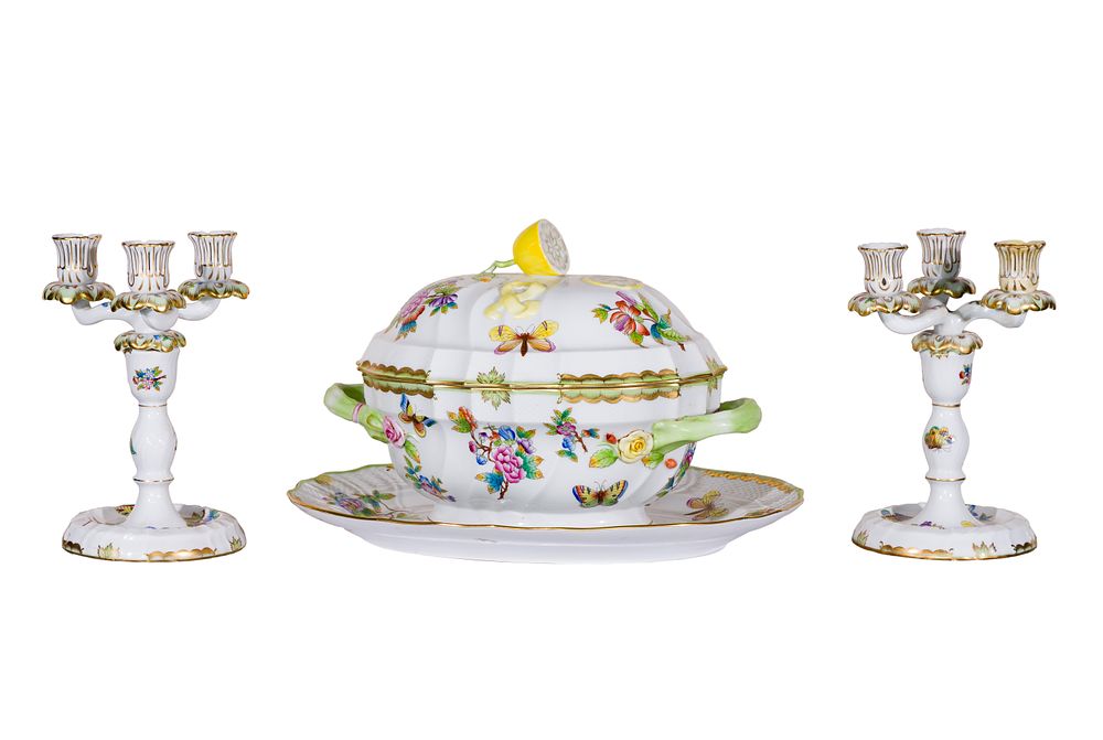 Lot 254: Herend Queen Victoria Porcelain Assortment