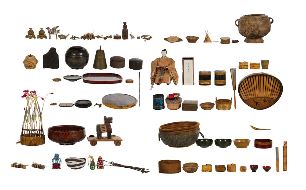 Lot 371: Ethnographic Decorative Assortment