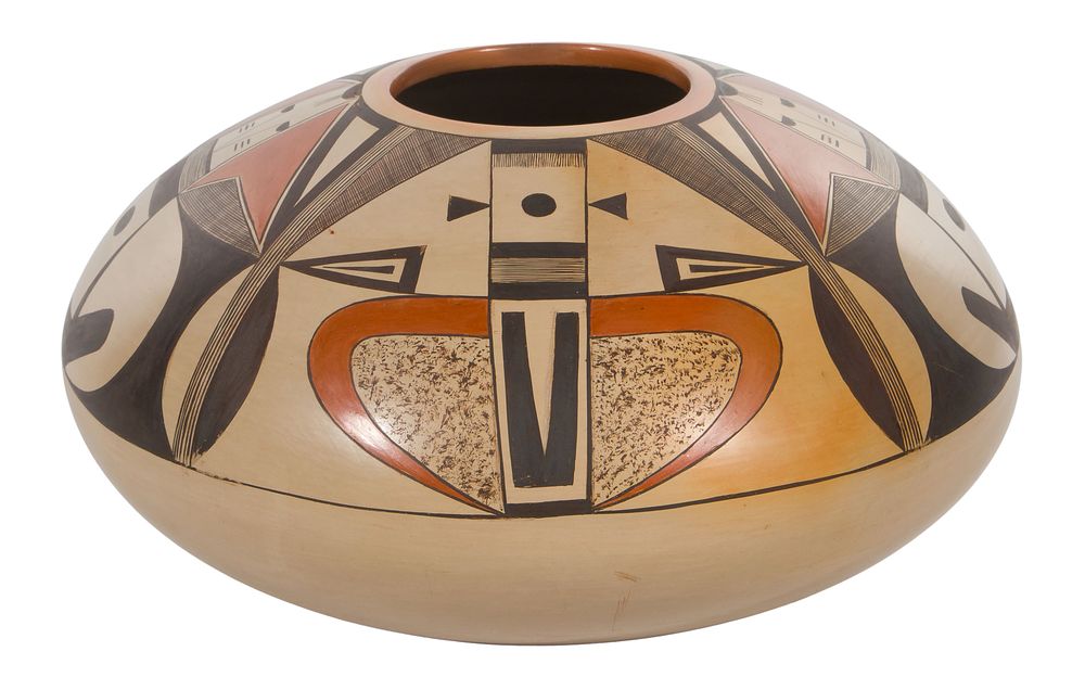 Lot 374: Dextra Nampeyo (Hopi-Tewa, 1928-2019) Hopi Pottery