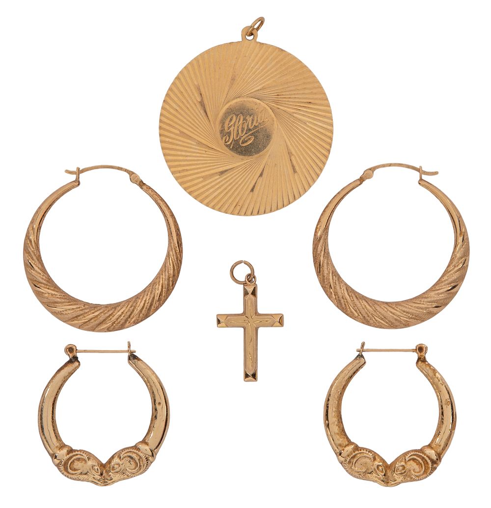 Lot 445: 14k Yellow Gold Jewelry Assortment