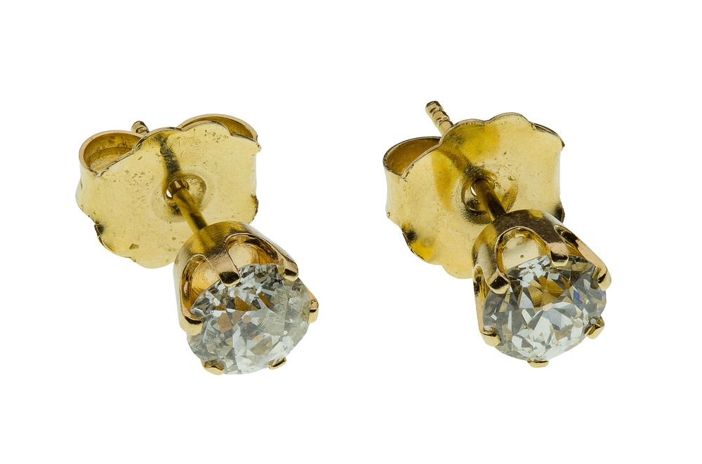 Lot 447: 14k Yellow Gold and Diamond Stud Earrings