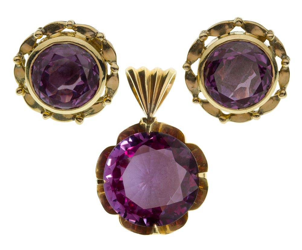 Lot 455: 14k Yellow Gold and Sapphire Earrings and Pendant