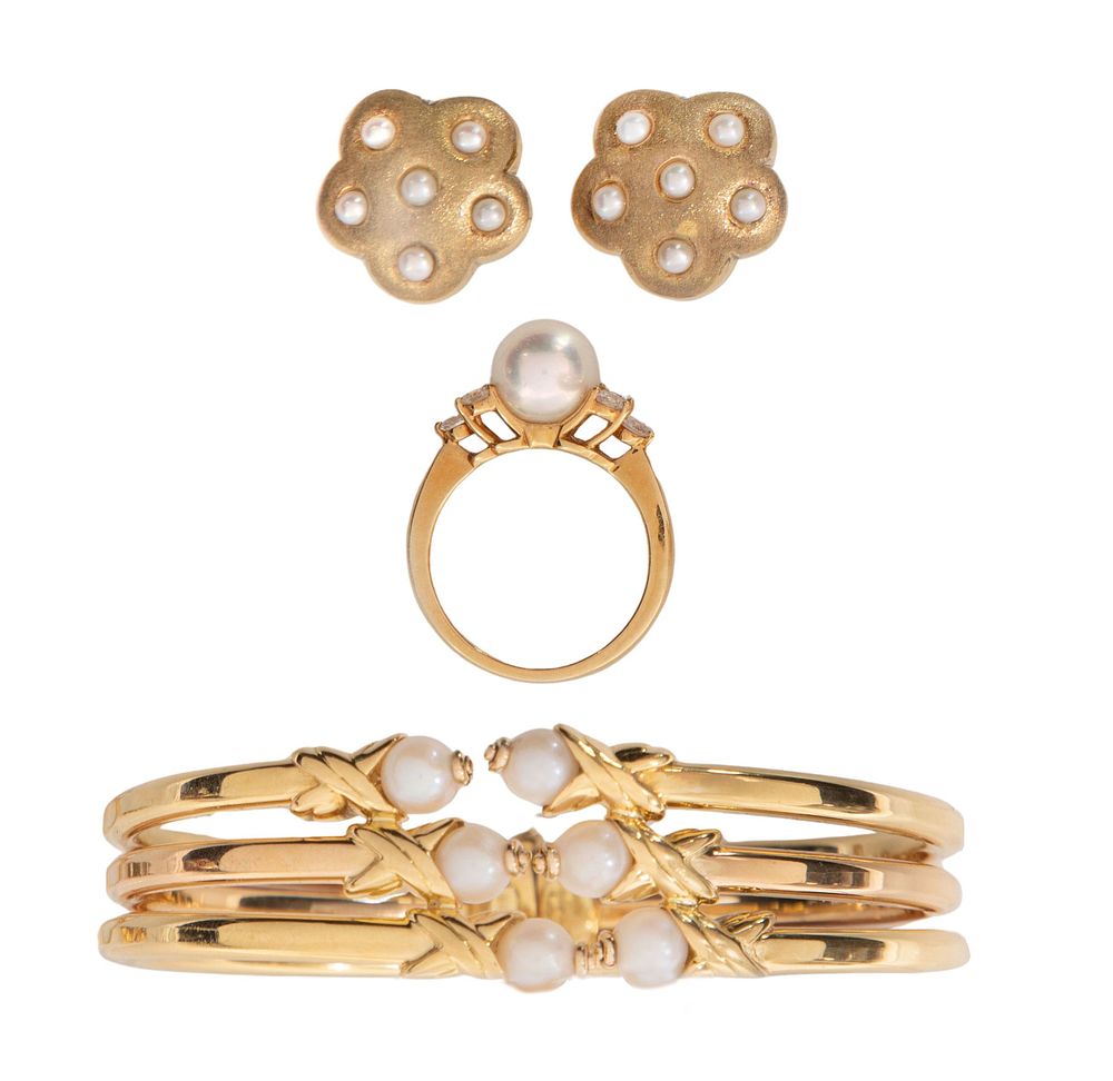 Lot 456: 18k Yellow Gold and Pearl Bracelet, Ring and Earrings