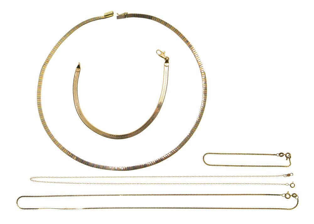 Lot 461: 14k Yellow Gold Necklace and Bracelet Assortment