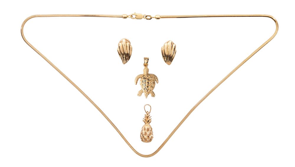 Lot 467: 14k Yellow Gold Jewelry Assortment