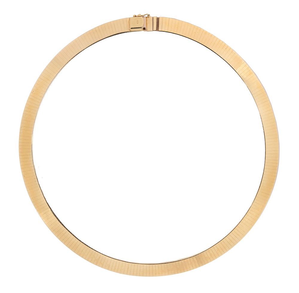 Lot 468: 14k Yellow Gold Omega Necklace