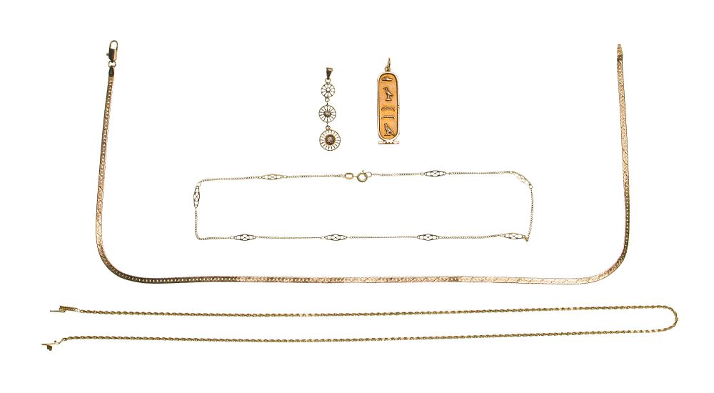Lot 469: 14k Yellow Gold Necklace and Pendant Assortment