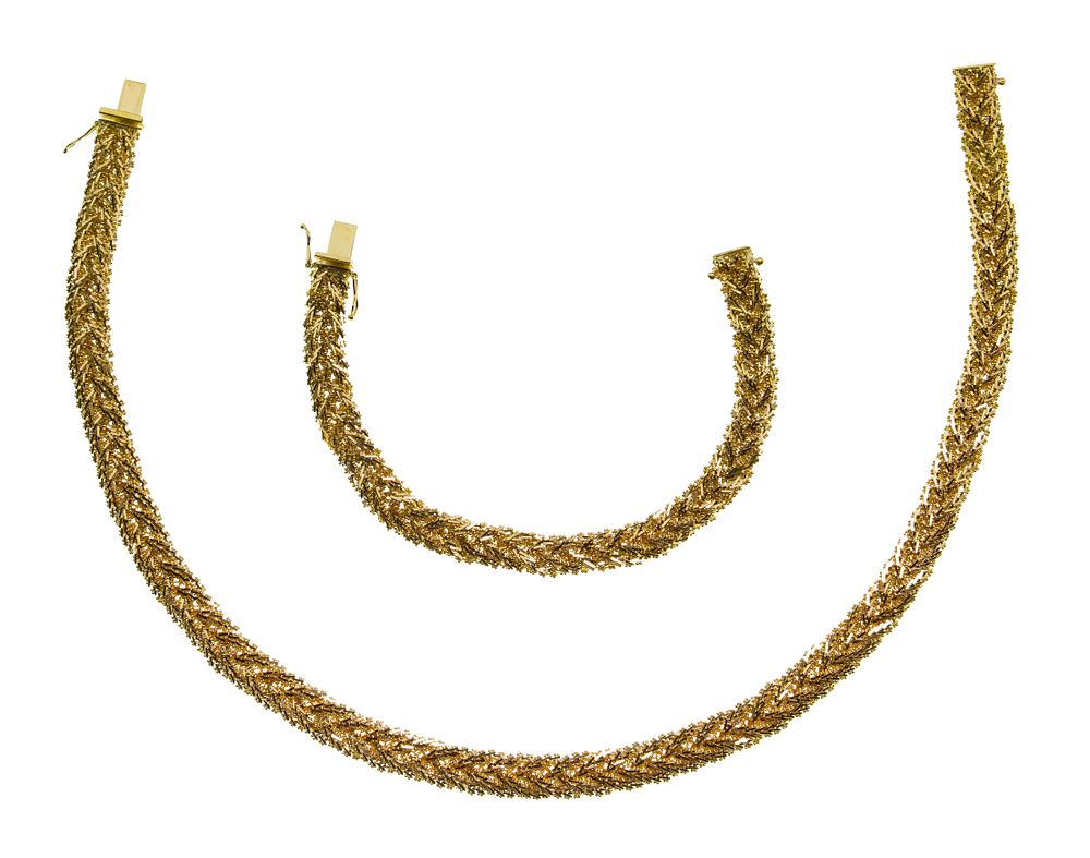 Lot 472: 18k Yellow Gold Necklace and Bracelet Set
