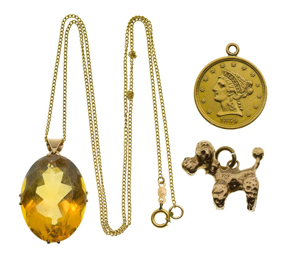 Lot 474: 22k, 18k and 9k Yellow Gold Assortment