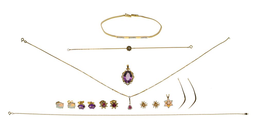 Lot 484: 14k Yellow Gold Jewelry Assortment