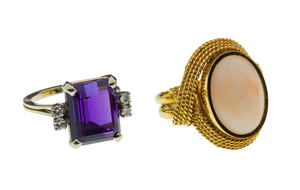 Lot 486: 18k Gold and Gemstone / Stone Rings