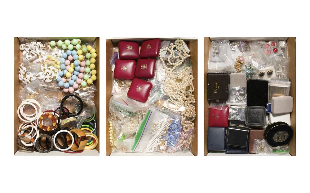 Lot 522: Costume Jewelry Assortment
