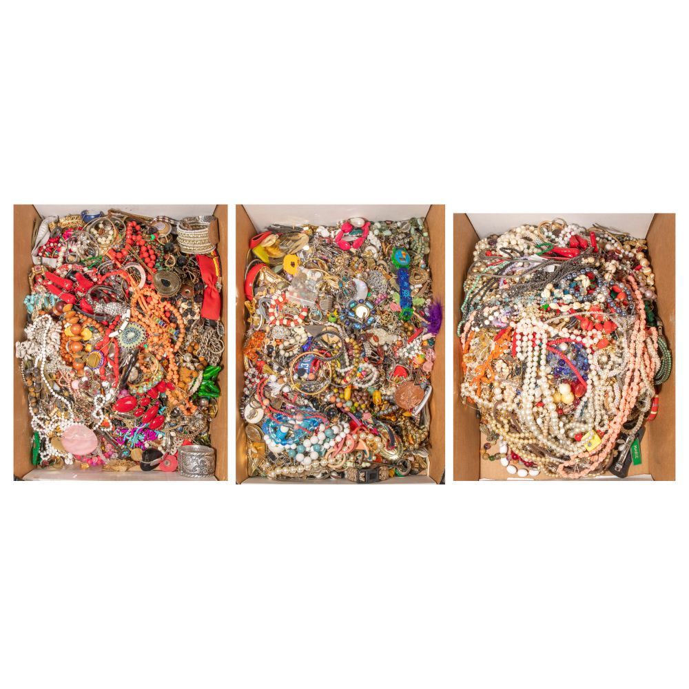 Lot 524: Costume Jewelry Assortment