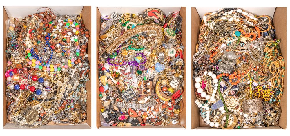 Lot 525: Costume Jewelry Assortment