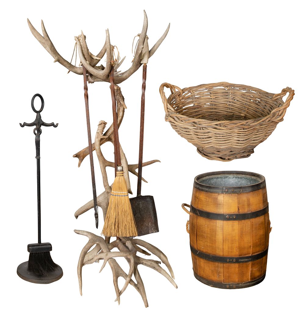 Lot 268: Decorative Object Assortment