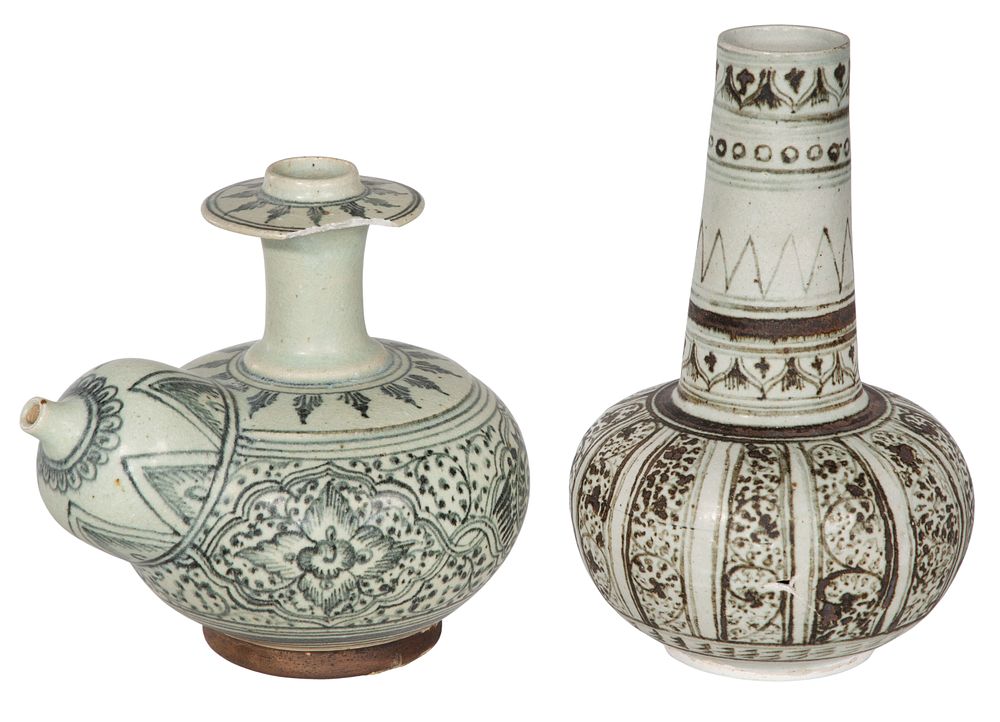 Lot 287: Thai Sawankhalok Pottery Objects