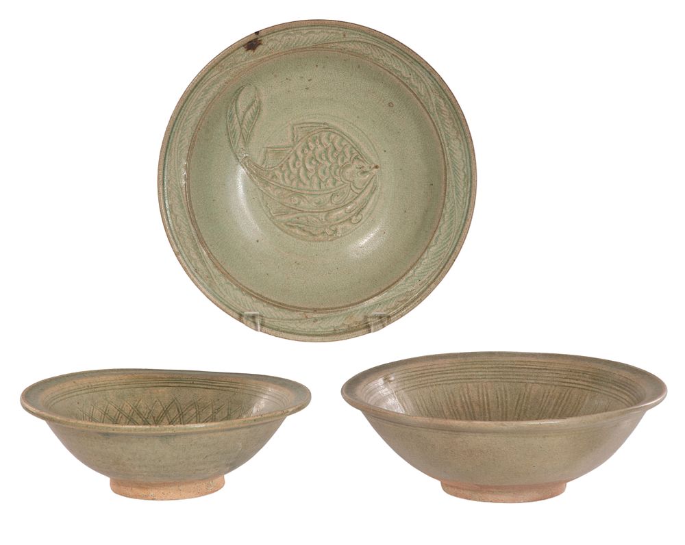 Lot 293: Thai Sawankhalok Pottery Assortment