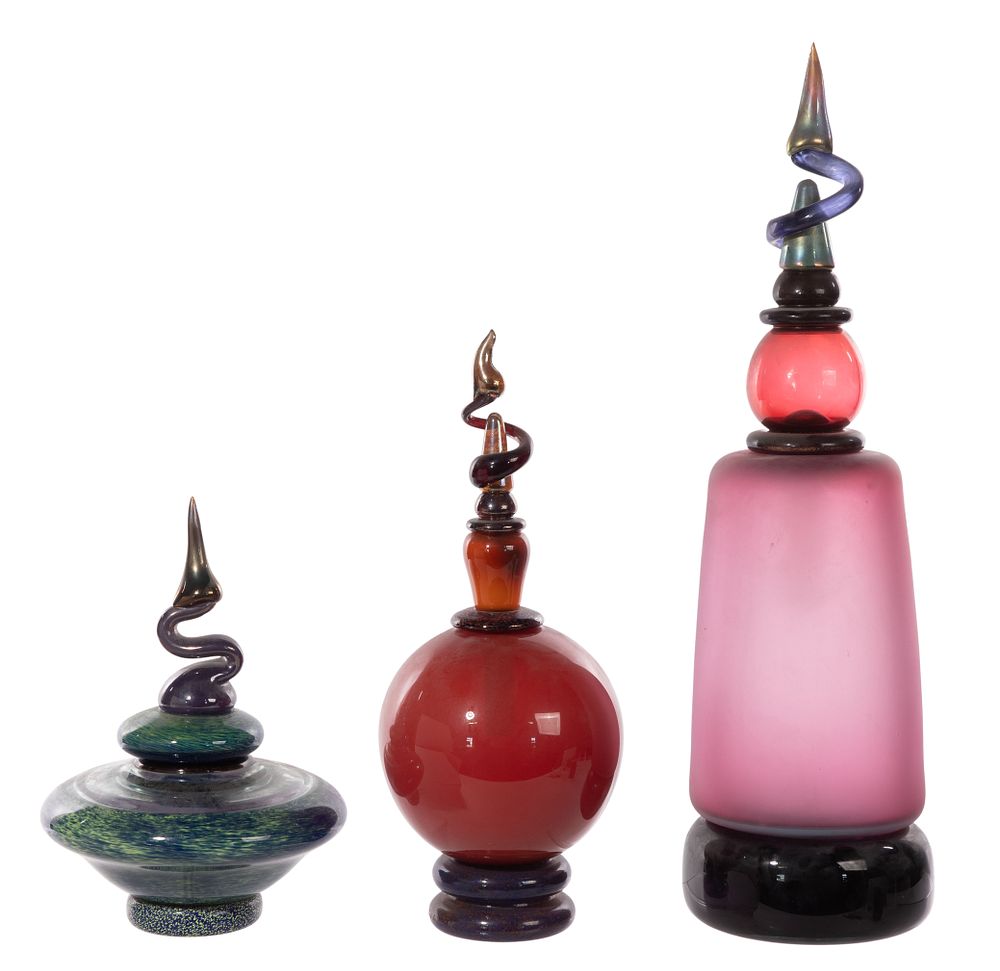 Lot 307: Eric Bladholm (American, 20th Century) for Chicago Glassworks Art Glass Assortment