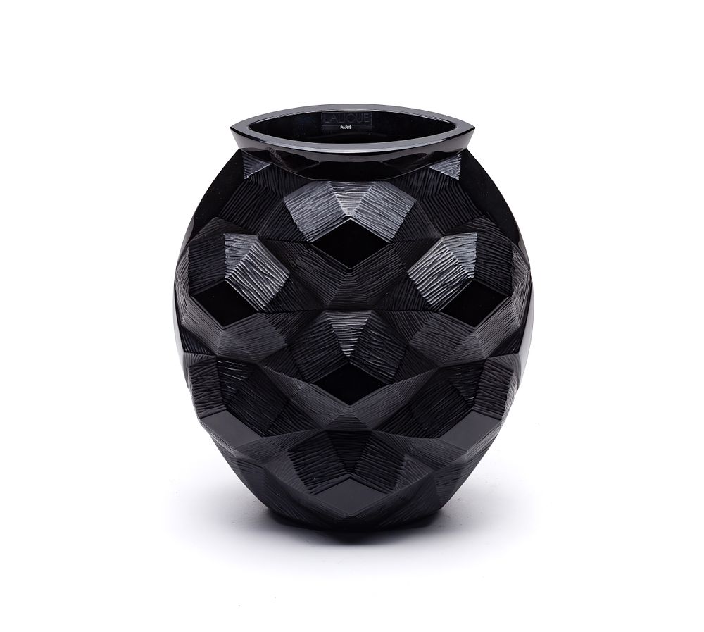 Lot 361: Lalique Crystal Black Collection Tortue Vase