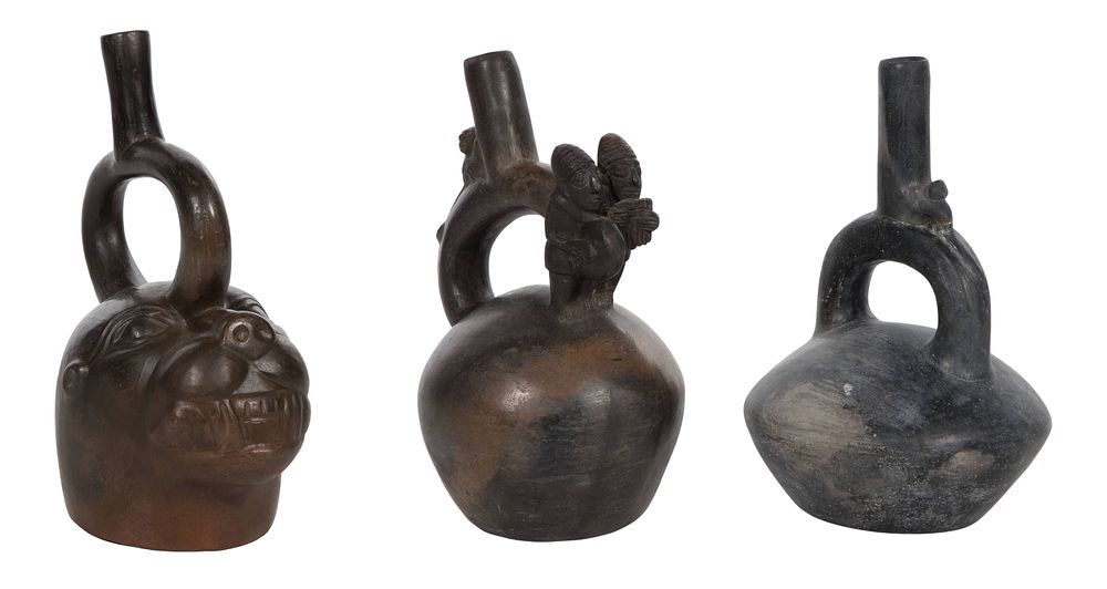 Lot 485: Pre-Columbian Chimu Style Stirrup Bottle